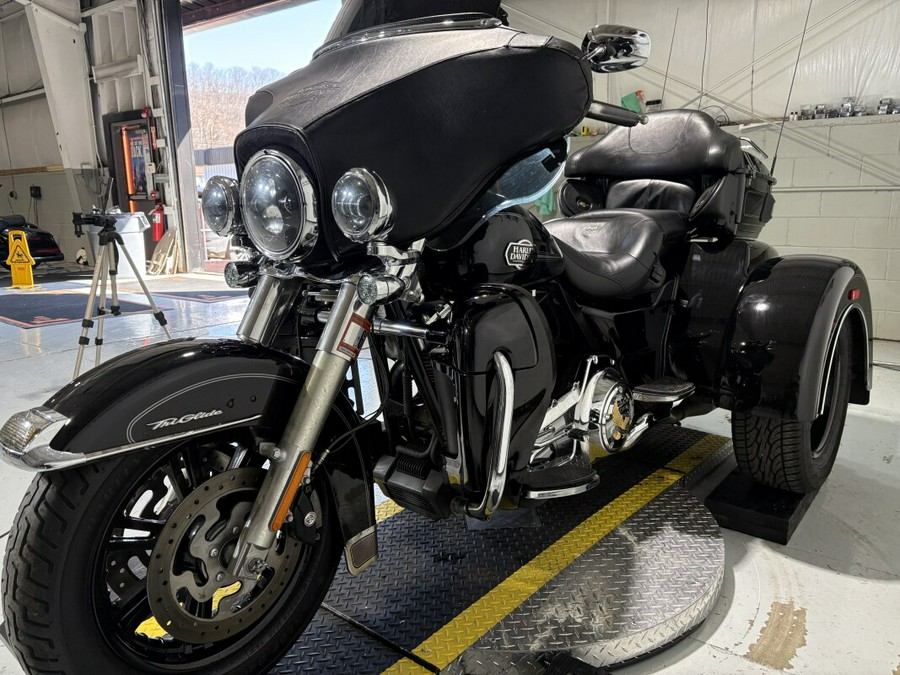 2013 Harley-Davidson® Tri Glide™ Ultra Classic® Vivid Black