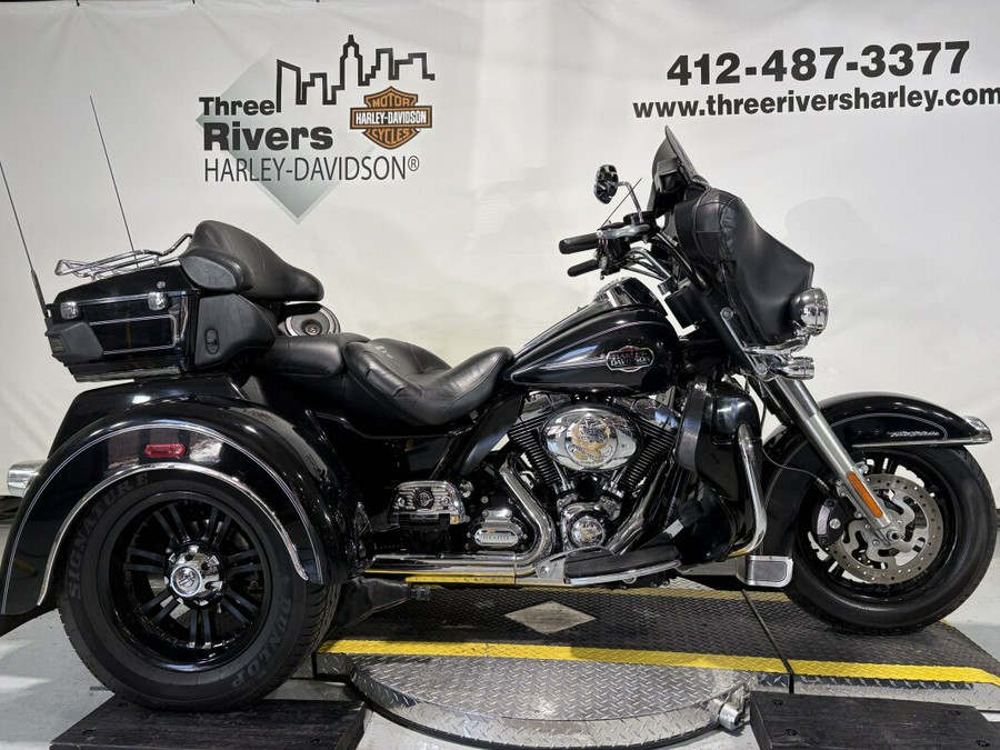 2013 Harley-Davidson® Tri Glide™ Ultra Classic® Vivid Black