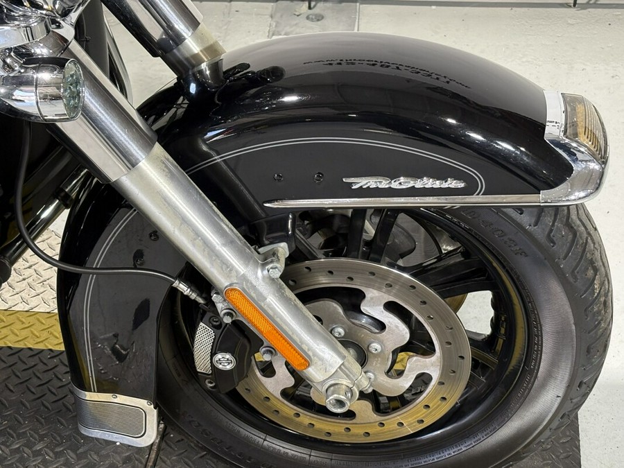 2013 Harley-Davidson® Tri Glide™ Ultra Classic® Vivid Black