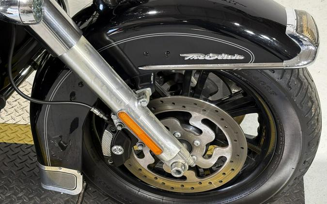 2013 Harley-Davidson® Tri Glide™ Ultra Classic® Vivid Black