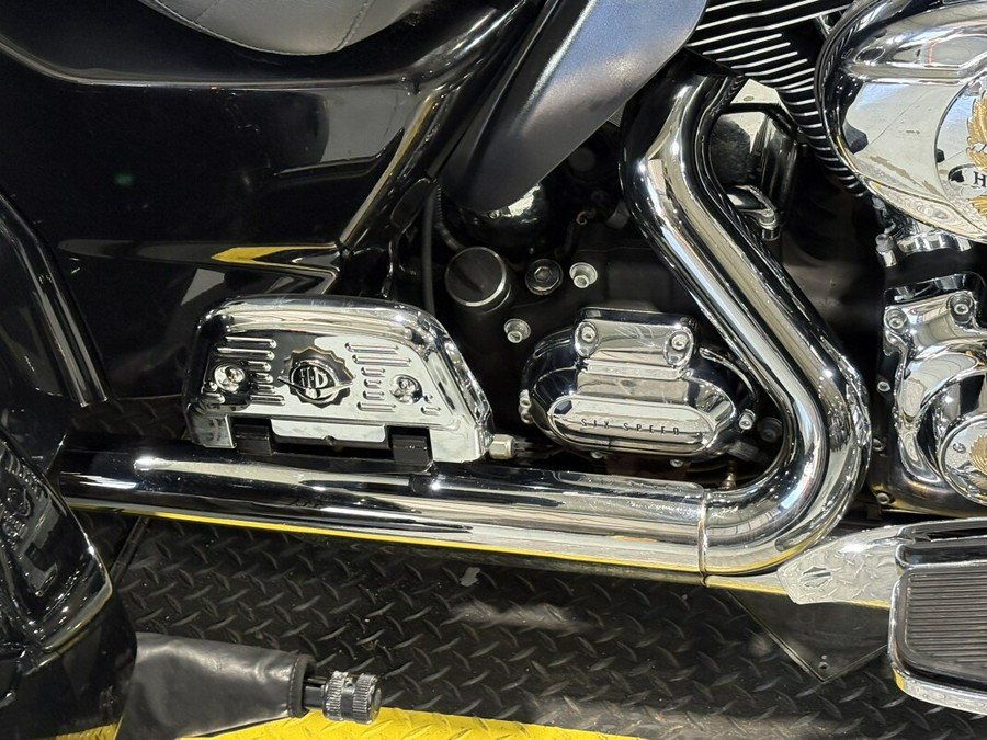 2013 Harley-Davidson® Tri Glide™ Ultra Classic® Vivid Black