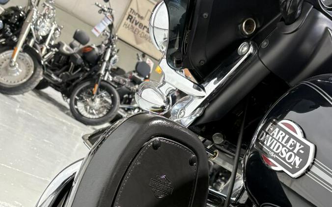2013 Harley-Davidson® Tri Glide™ Ultra Classic® Vivid Black