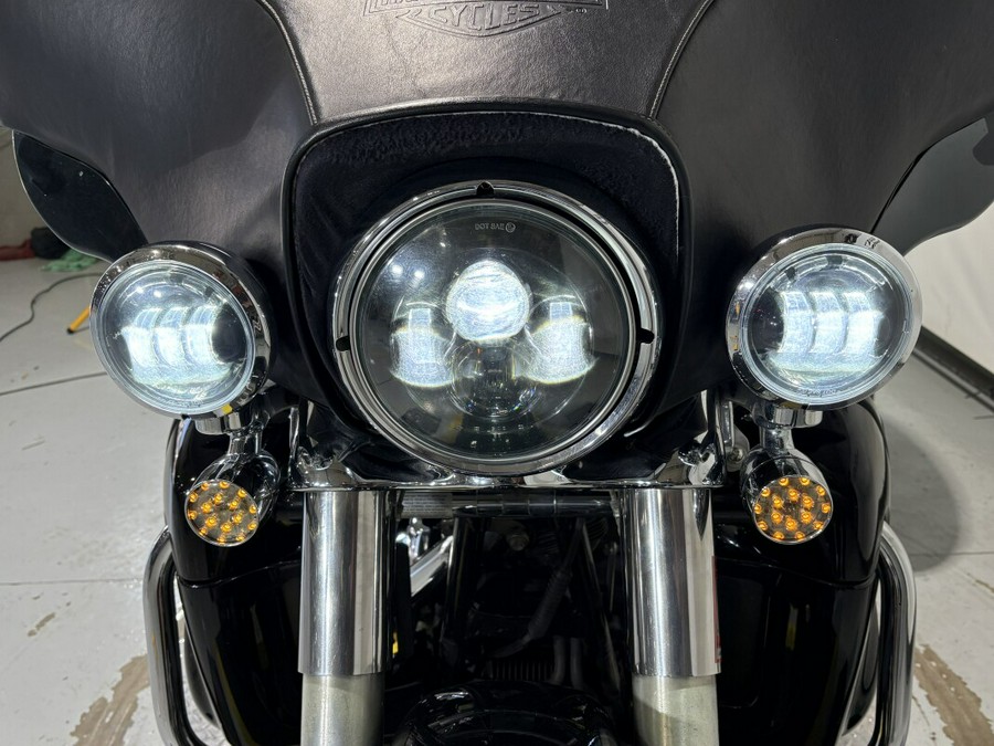 2013 Harley-Davidson® Tri Glide™ Ultra Classic® Vivid Black