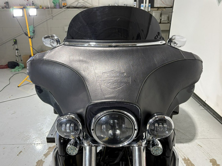 2013 Harley-Davidson® Tri Glide™ Ultra Classic® Vivid Black