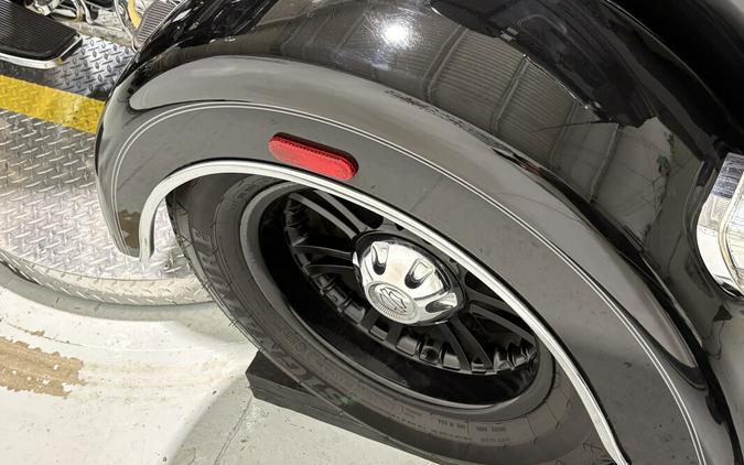 2013 Harley-Davidson® Tri Glide™ Ultra Classic® Vivid Black