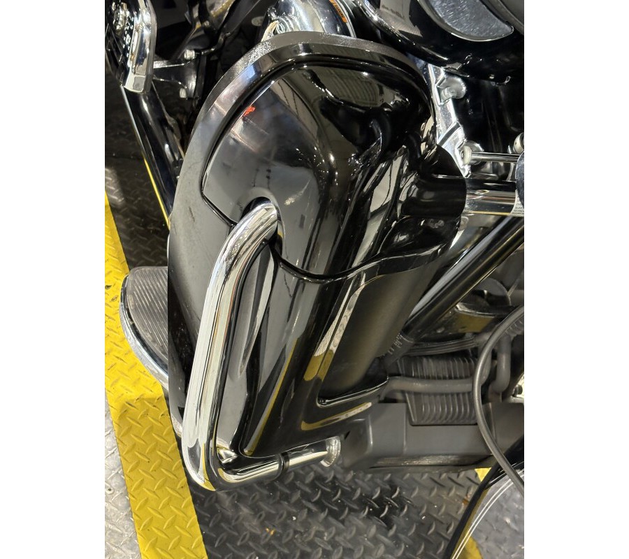 2013 Harley-Davidson® Tri Glide™ Ultra Classic® Vivid Black