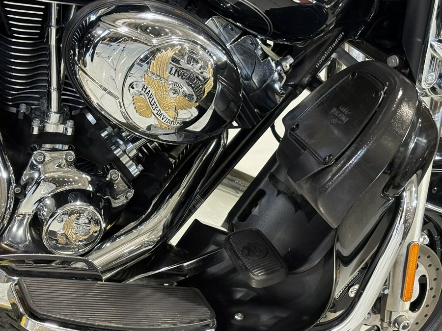 2013 Harley-Davidson® Tri Glide™ Ultra Classic® Vivid Black