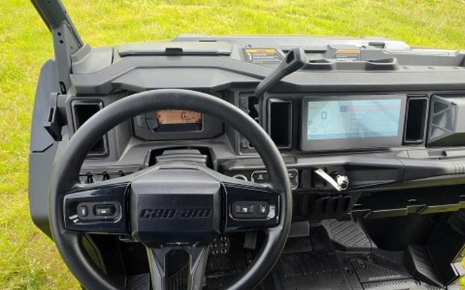 2026 Can-Am Defender MAX Lone Star HD11