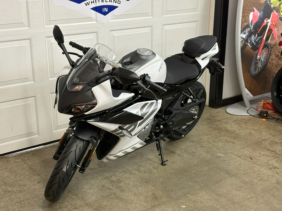 2026 CFMOTO 300SS