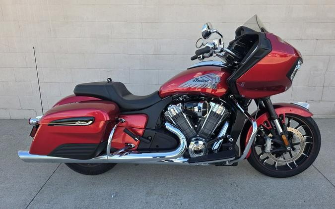 2021 Indian Motorcycle® Challenger® Limited Ruby Metallic