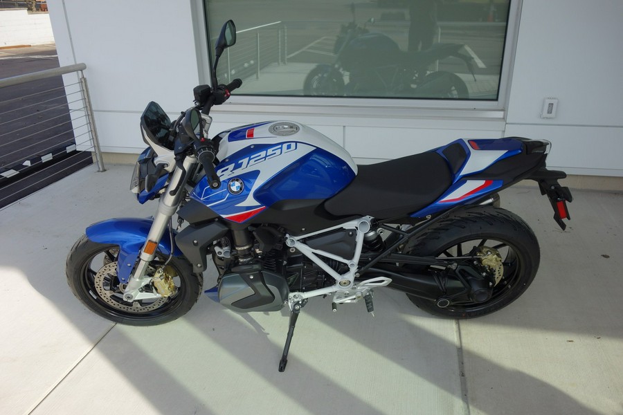 2024 BMW R1250R