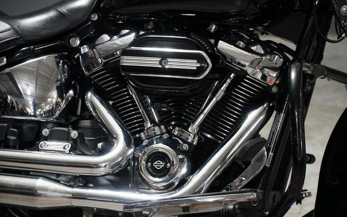 2021 Harley-Davidson® FLHC - Heritage Classic