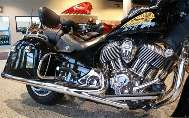 2014 Indian Motorcycle® Chieftain™ Thunder Black