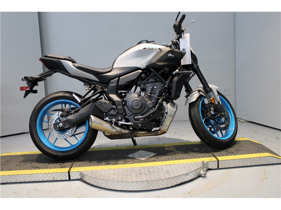 2025 YAMAHA MT-07