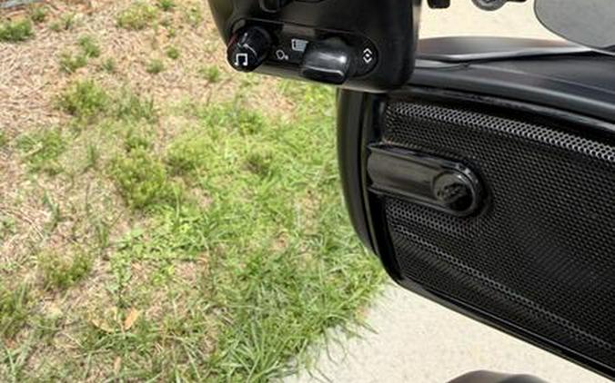 2023 Indian Motorcycle® Roadmaster® Dark Horse® Black Smoke
