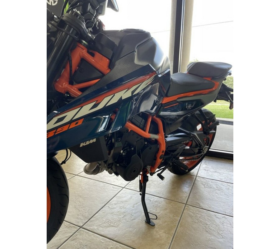 2024 KTM Duke 390