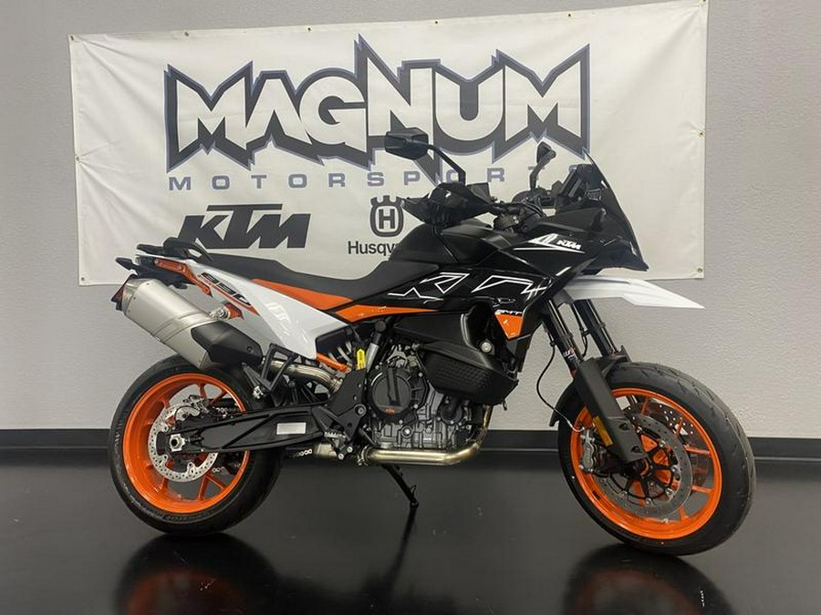 2024 KTM 890 SMT