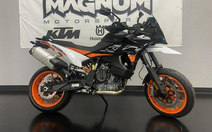 2024 KTM 890 SMT