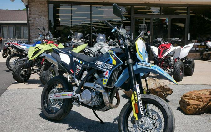 2025 Suzuki DR-Z 4SM