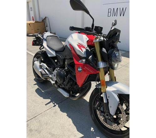 2020 BMW F 900 R Review (15 Fast Facts)