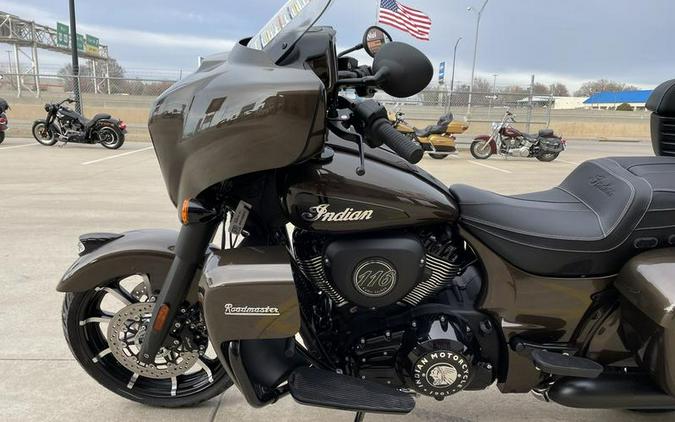 2023 Indian Motorcycle® Roadmaster® Dark Horse® Bronze Pearl Metallic