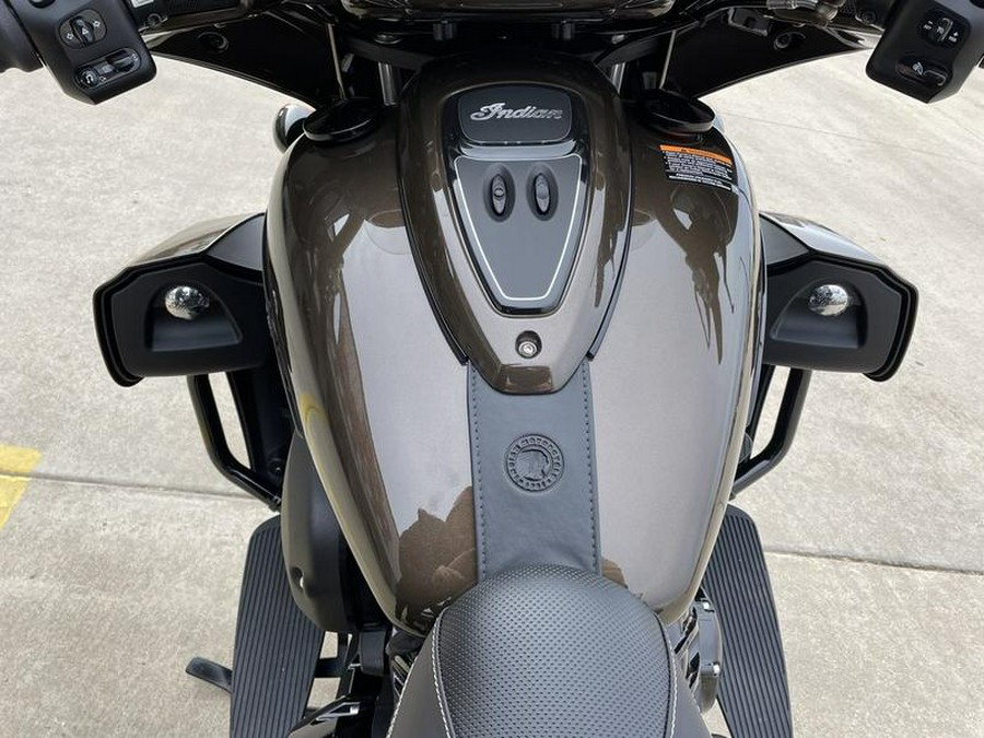 2023 Indian Motorcycle® Roadmaster® Dark Horse® Bronze Pearl Metallic