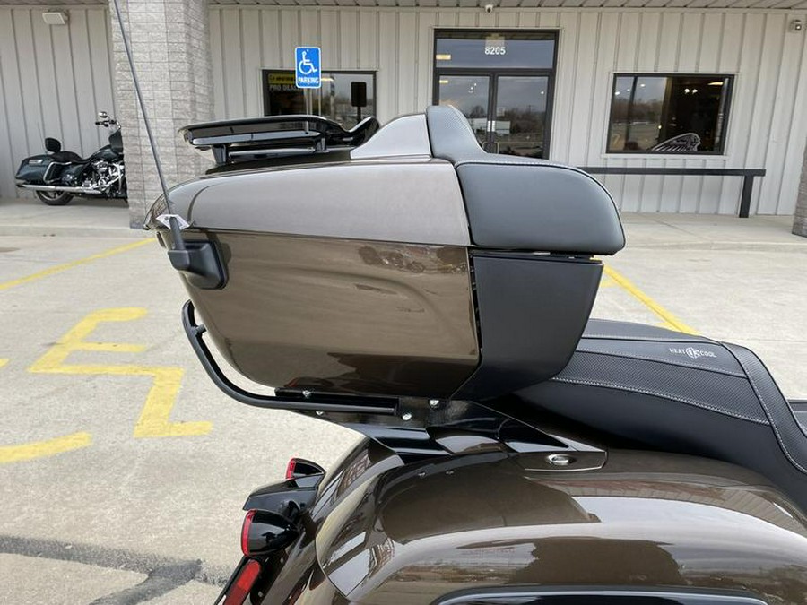 2023 Indian Motorcycle® Roadmaster® Dark Horse® Bronze Pearl Metallic