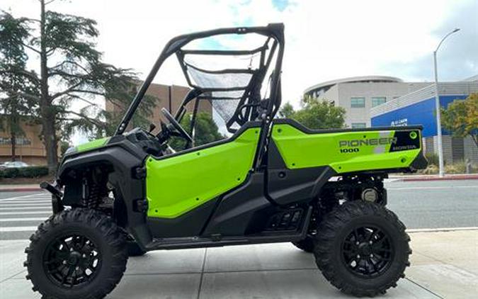 2023 Honda Pioneer 1000 Deluxe