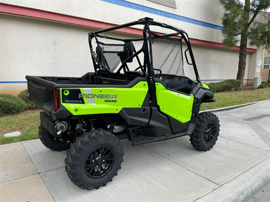 2023 Honda Pioneer 1000 Deluxe