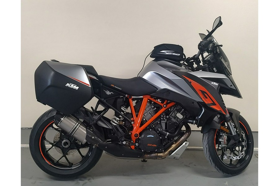 2017 KTM 1290 Super Duke GT