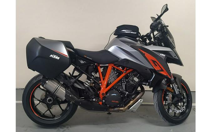 2017 KTM 1290 Super Duke GT