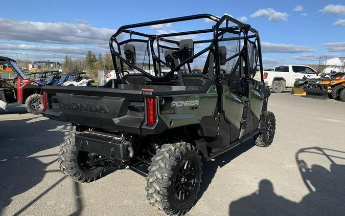 2023 Honda® Pioneer 1000-6 Deluxe Crew