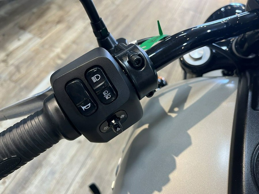 2023 Indian Chief ABS Silver Quartz Smoke