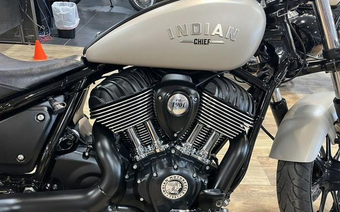 2023 Indian Chief ABS Silver Quartz Smoke