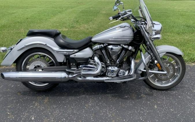 2009 Yamaha Roadliner S