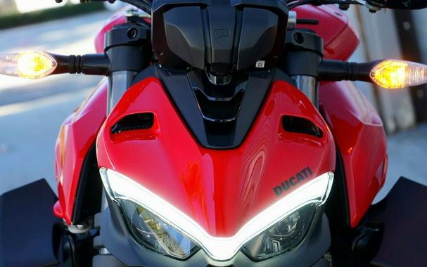 2024 Ducati Streetfighter V4 Red