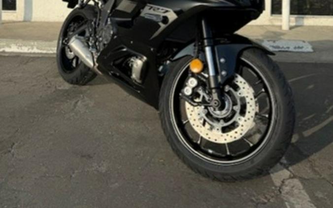2025 Yamaha YZF-R7 R7