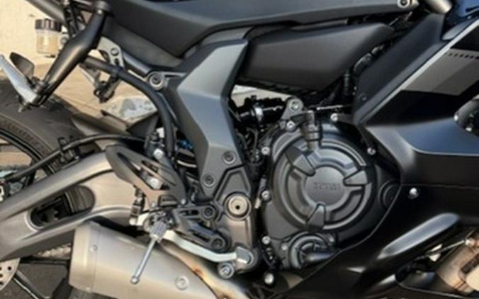 2025 Yamaha YZF-R7 R7