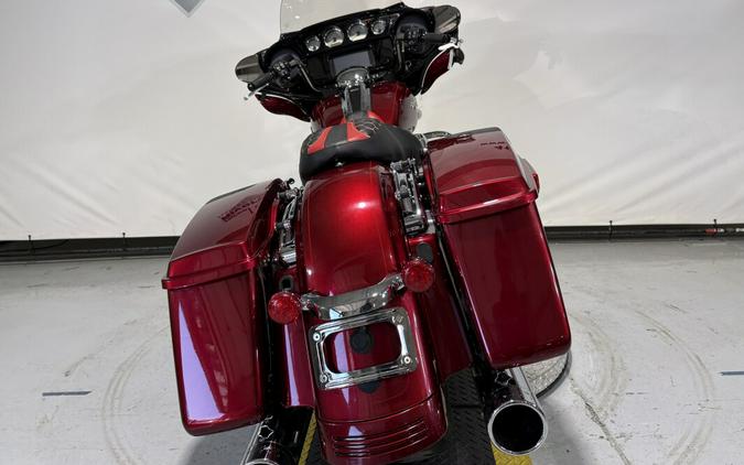 2016 Harley-Davidson® Street Glide® Special Velocity Red Sunglo