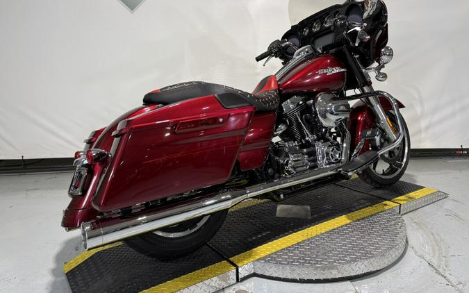 2016 Harley-Davidson® Street Glide® Special Velocity Red Sunglo