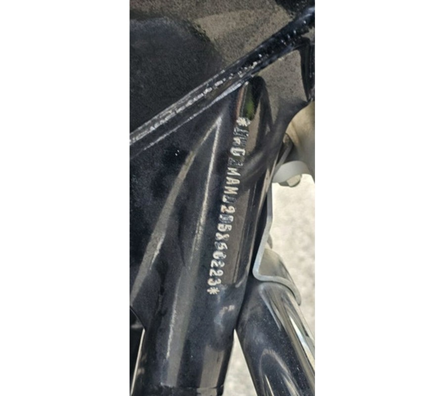 2013 Harley-Davidson FLHTCUTG - Tri Glide Ultra Classic
