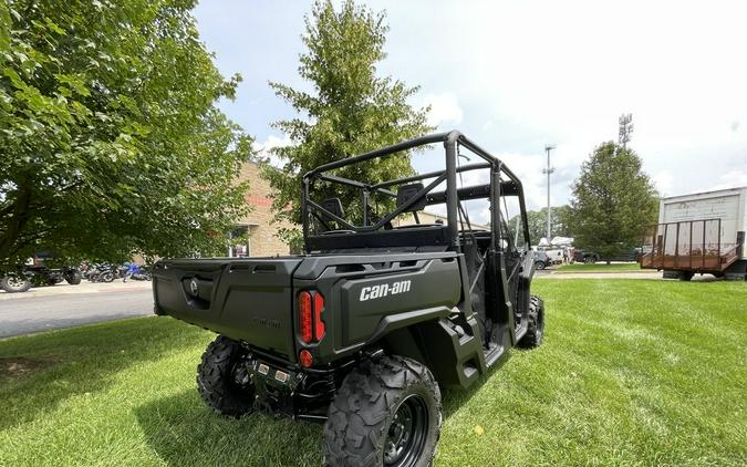 2023 Can-Am® Defender MAX HD7