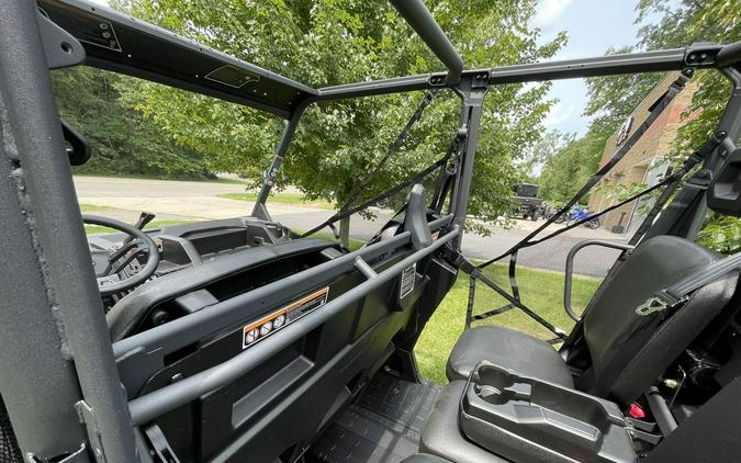 2023 Can-Am® Defender MAX HD7