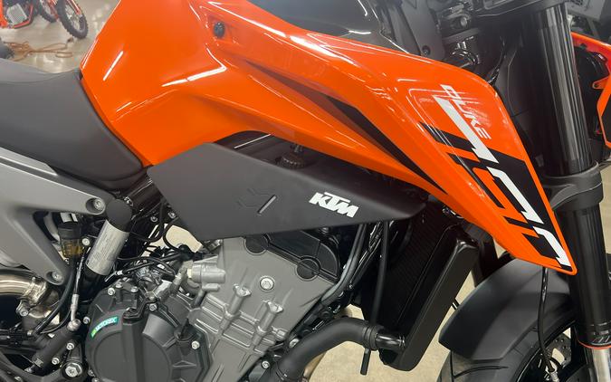 2024 KTM Duke 790