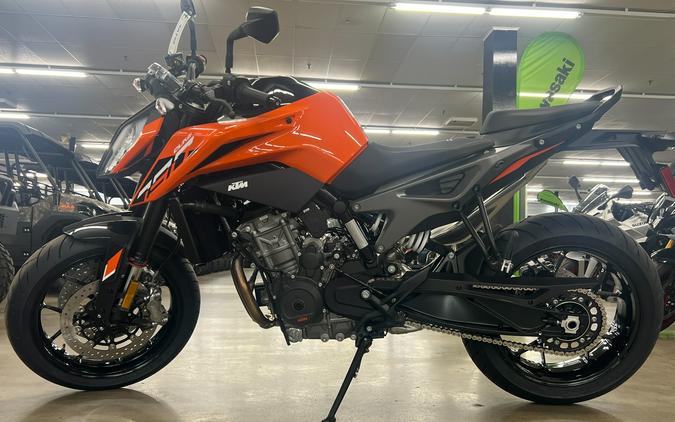 2024 KTM Duke 790