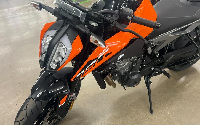 2024 KTM Duke 790