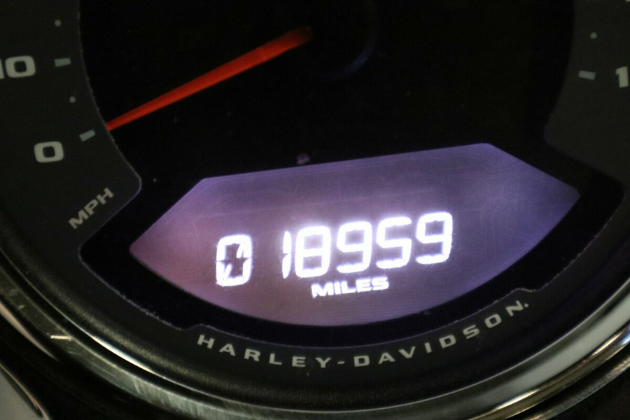 2018 Harley-Davidson Sport Glide FLSB