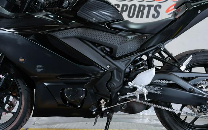2022 Yamaha YZF-R3 ABS