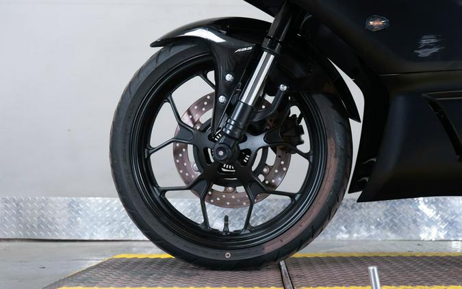 2022 Yamaha YZF-R3 ABS