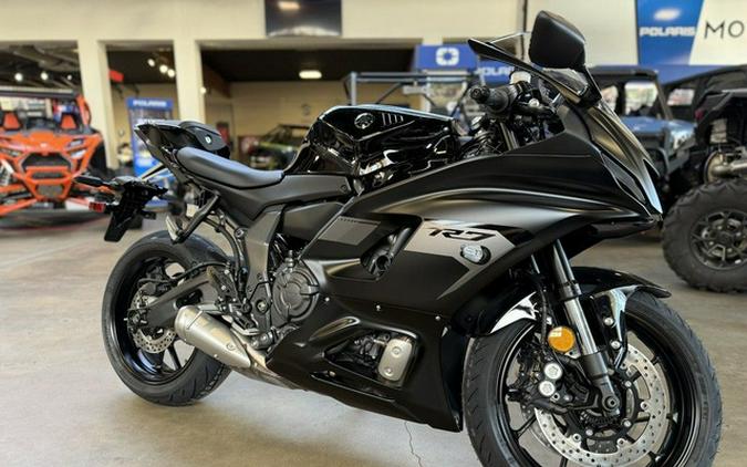 2025 Yamaha YZF-R7 R7